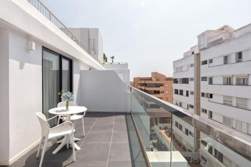 Suite con terraza del hotel Eurostars Puerto de Ibiza. Foto 3
