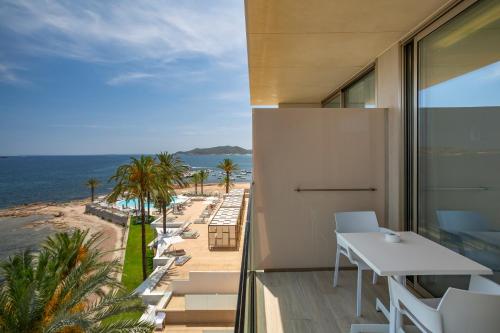 Habitación Doble con vistas al mar del hotel Torre Del Mar. Foto 9