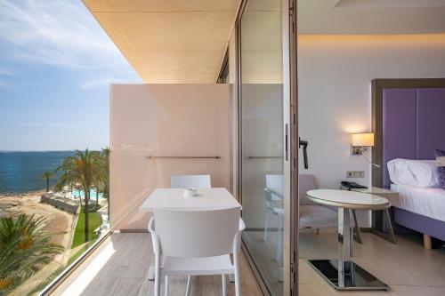 Habitación Doble con vistas al mar del hotel Torre Del Mar. Foto 16