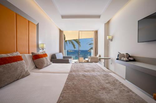 Habitación Doble con bañera de hidromasaje del hotel Torre Del Mar. Foto 2