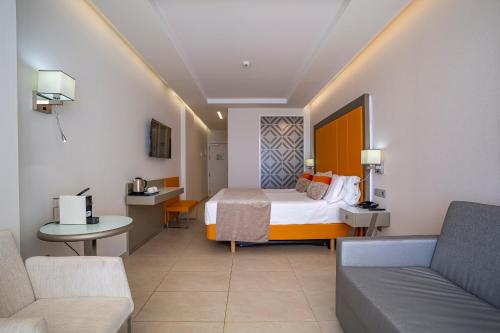 Habitación Doble con bañera de hidromasaje del hotel Torre Del Mar. Foto 6