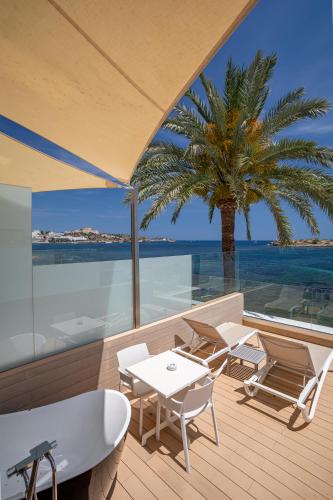 Habitación Doble con bañera de hidromasaje del hotel Torre Del Mar. Foto 7