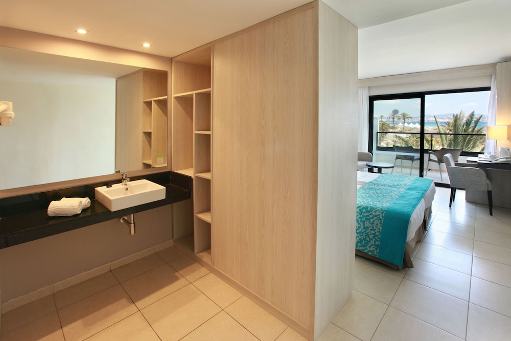 Habitación doble del hotel Fergus Style Bahamas. Foto 1