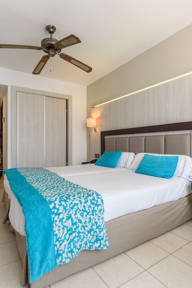 Habitación básica doble del hotel Fergus Style Bahamas. Foto 1