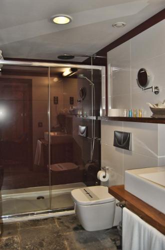 Habitación Triple del hotel Rural El Mondalón. Foto 6