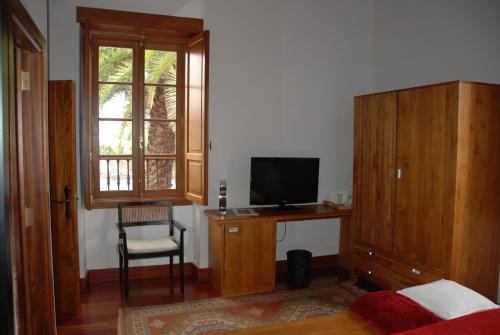 Double or Twin Room del hotel Rural El Mondalón. Foto 1