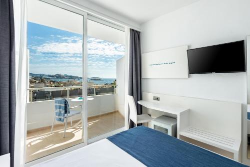 Habitación Individual con vistas laterales al mar del hotel Vibra Algarb. Foto 1