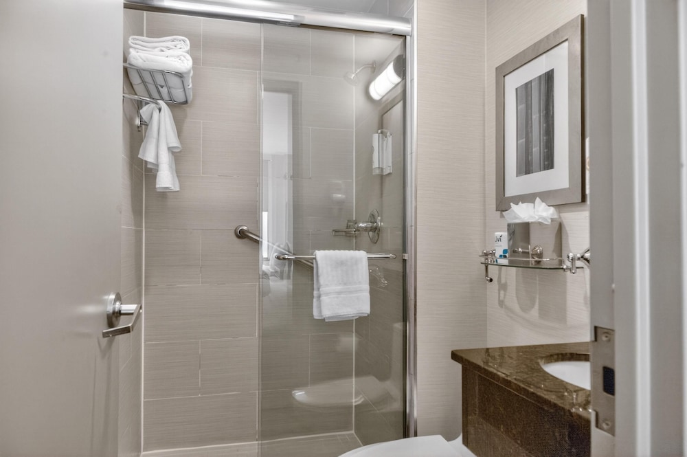 Habitación estándar, 1 cama de matrimonio, accesible para personas con discapacidad (Walk - in Shower) del hotel Times Square West Hotel, BW Signature Collection. Foto 4