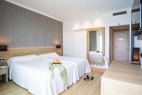 Habitación Doble Estándar del hotel Simbad. Foto 3