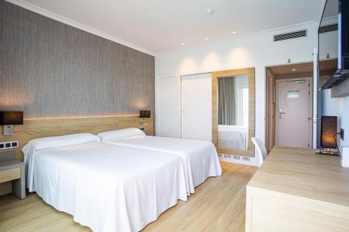 Habitación Doble Estándar del hotel Simbad. Foto 4