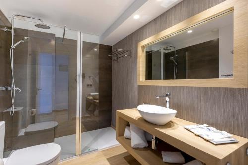 Habitación Doble Estándar del hotel Simbad. Foto 9