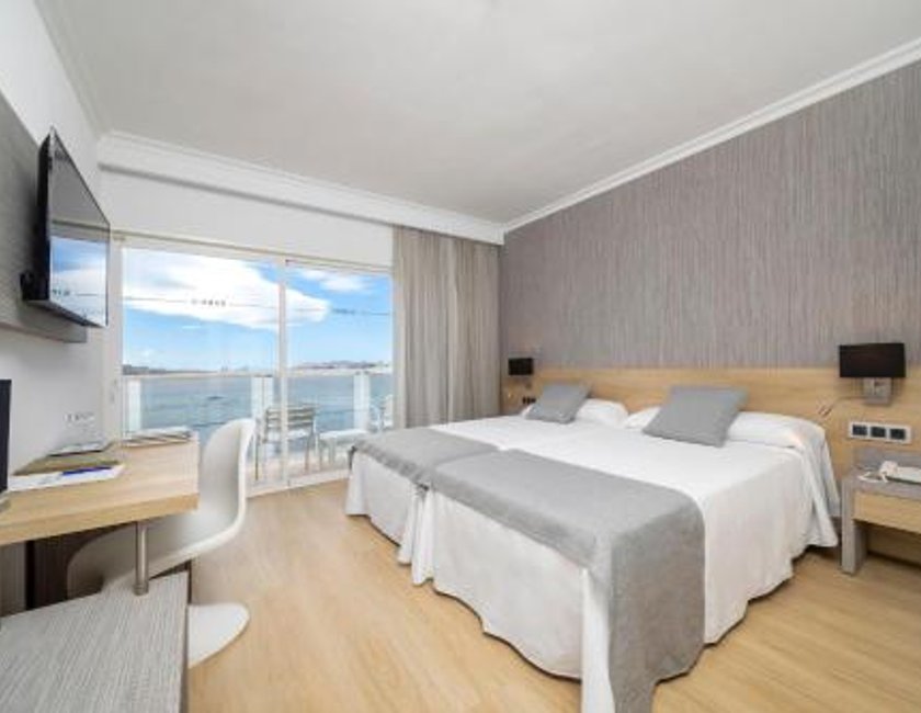 Habitación Doble con vistas al mar - 2 camas del hotel Simbad. Foto 8