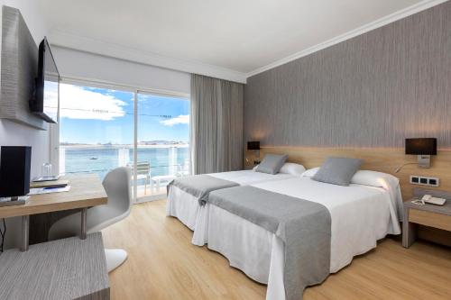Habitación Doble con vistas al mar - 2 camas del hotel Simbad. Foto 1