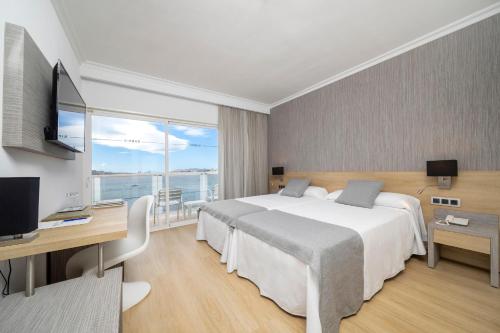 Habitación Doble con vistas al mar - 2 camas del hotel Simbad. Foto 8