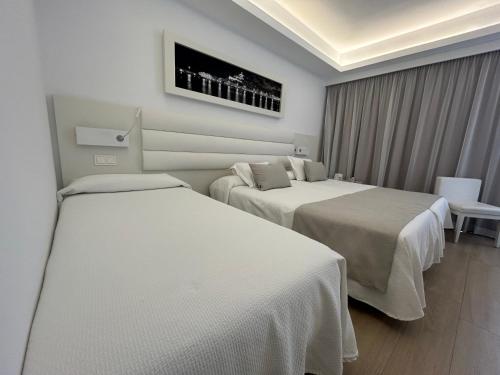 Habitación Doble con vistas al mar - Cama supletoria del hotel Argos. Foto 2