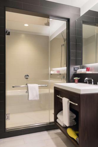 Suite King con vista a Times Square del hotel Hyatt Centric Times Square New York. Foto 4