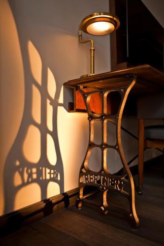 Habitación Doble Estudio - 1 cama grande del hotel Refinery. Foto 3