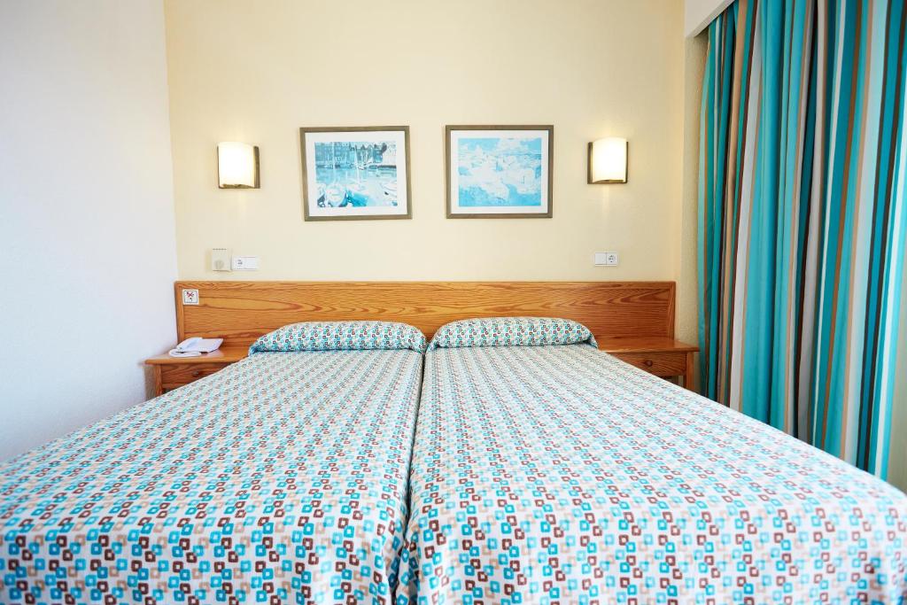 Habitación familiar del hotel Invisa Hotel Ereso