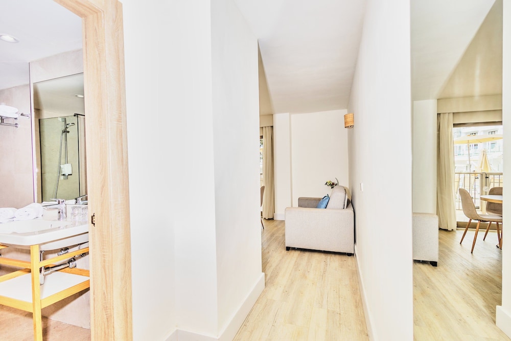 Apartamento del hotel Leonardo Royal Hotel Ibiza Santa Eulalia. Foto 8
