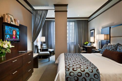 Habitación Deluxe Executive King del hotel The Pearl New York. Foto 2