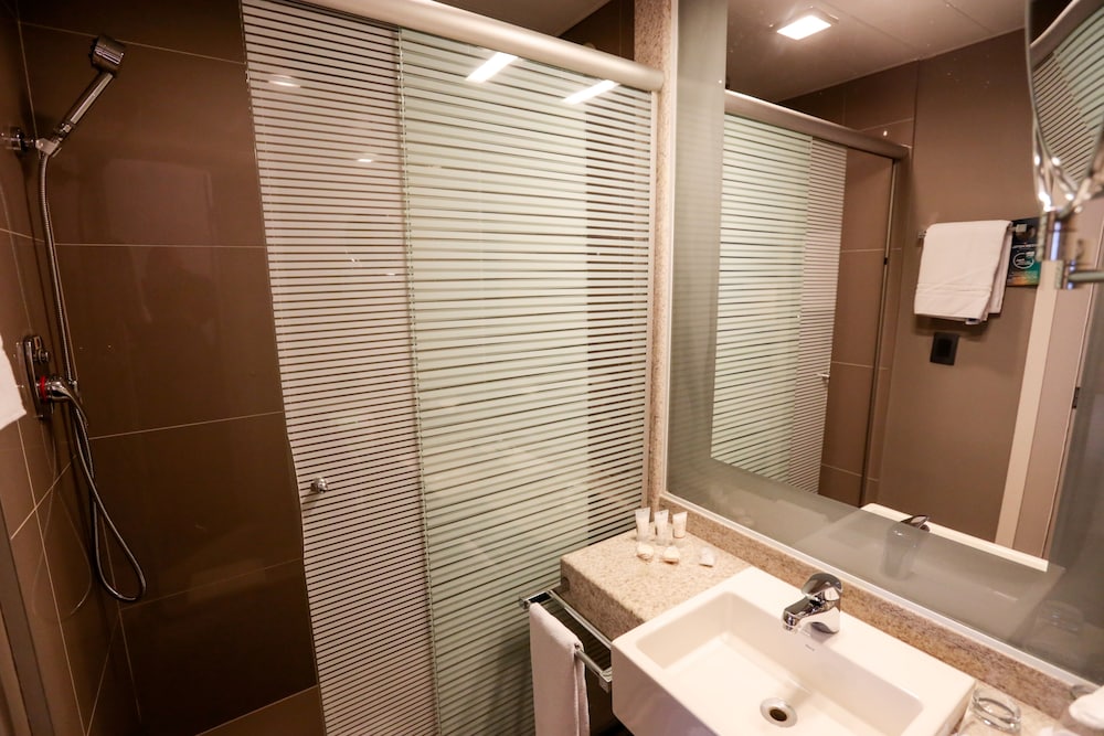 Apartamento Ejecutivo con cama Queen del hotel Novotel São Paulo Morumbi. Foto 8