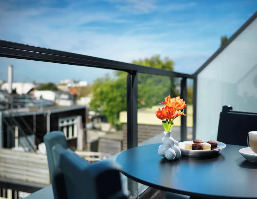 Habitación, 1 cama de matrimonio, terraza del hotel Andaz Amsterdam Prinsengracht - A Concept By Hyatt. Foto 6