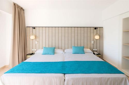 Habitación Triple del hotel Azuline Bergantín. Foto 2