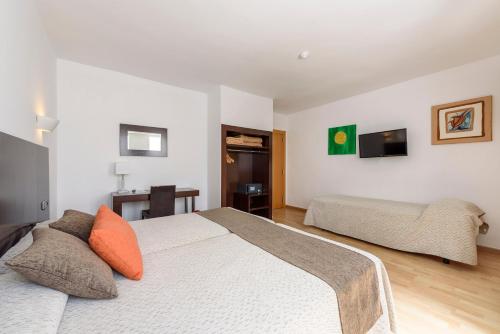 Habitación Triple del hotel Florencio. Foto 1