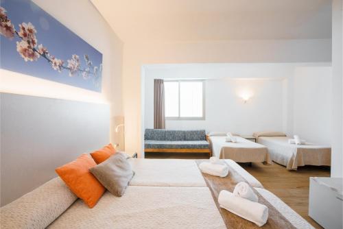 Habitación cuádruple del hotel Florencio. Foto 5
