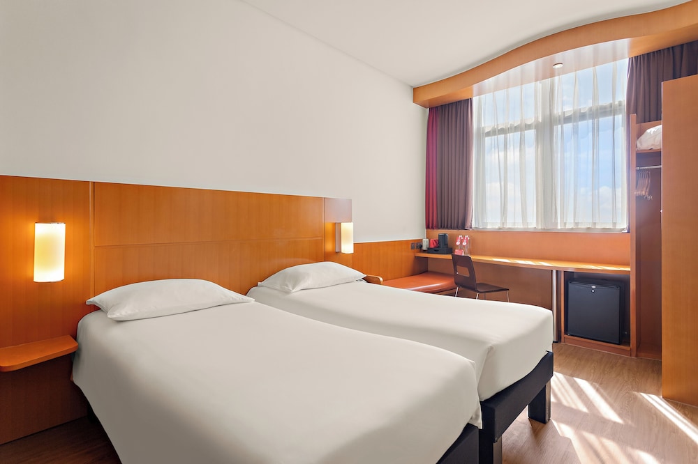 Habitación Gemela Estándar del hotel Ibis Abu Dhabi Gate