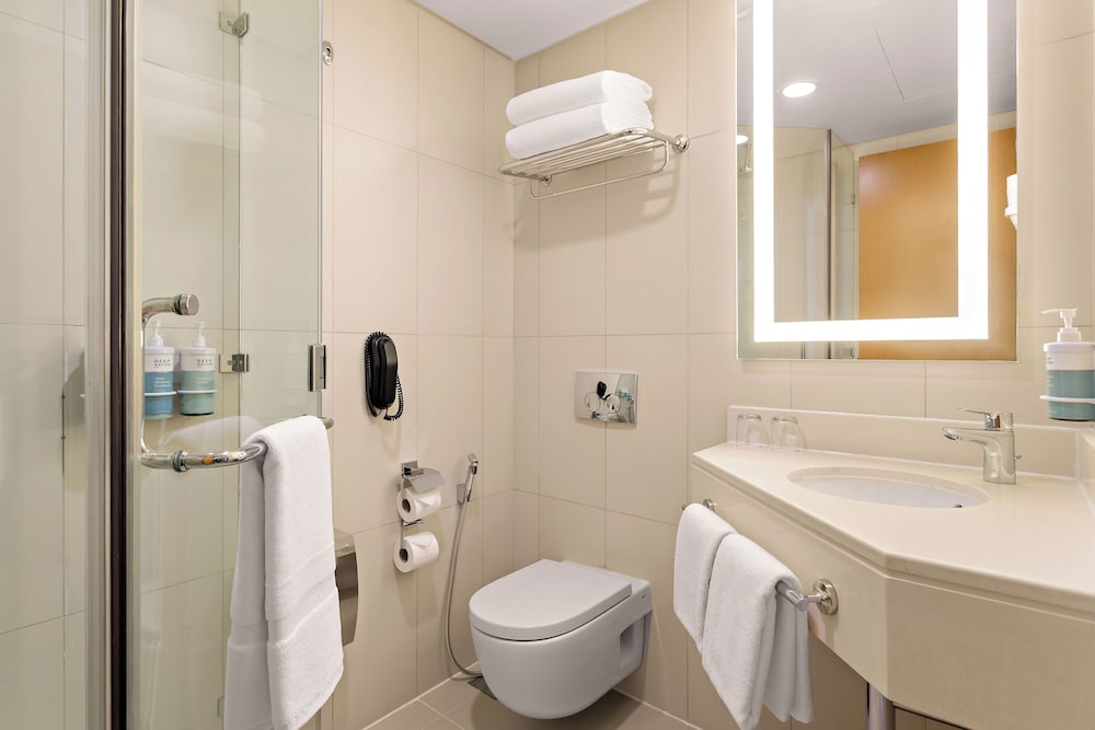 Habitación Gemela Estándar del hotel Ibis Abu Dhabi Gate. Foto 3