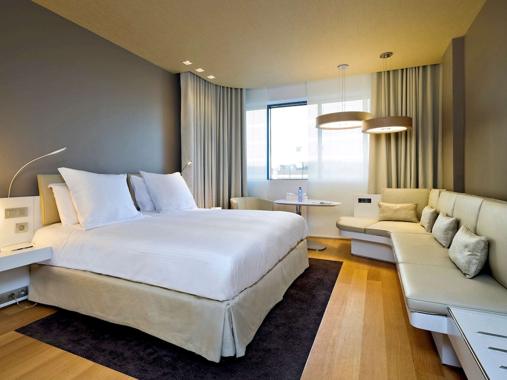 Habitación clásica, 1 cama de matrimonio grande del hotel Pullman Brussels Centre Midi. Foto 4