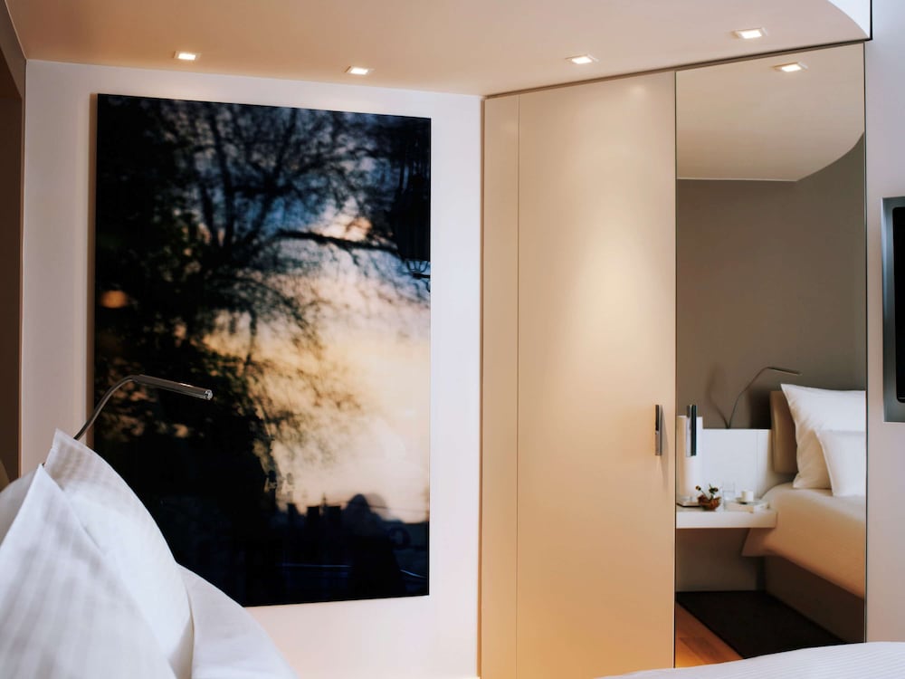 Habitación clásica, 1 cama de matrimonio grande del hotel Pullman Brussels Centre Midi. Foto 5