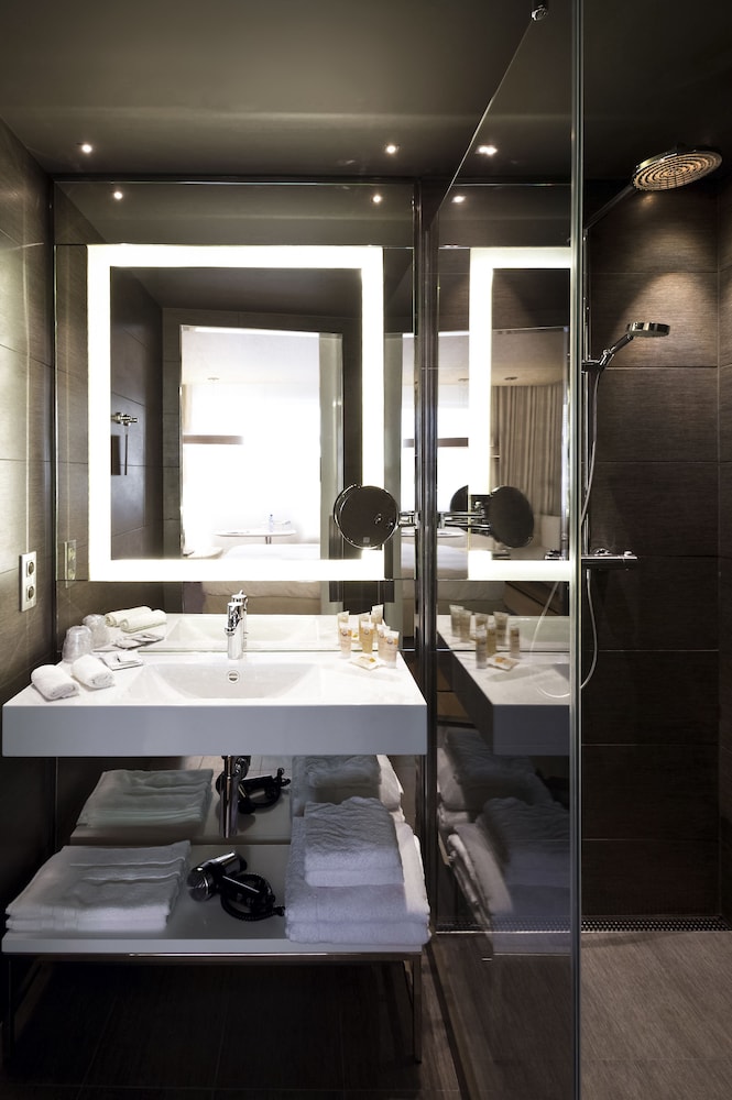 Habitación clásica, 2 camas individuales del hotel Pullman Brussels Centre Midi. Foto 8