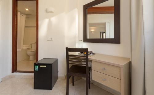 Quadruple Room - Happy Tribe del hotel Orosol. Foto 4
