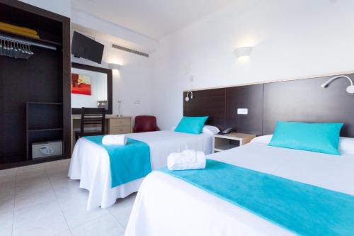 Quadruple Room - Happy Tribe del hotel Orosol. Foto 6