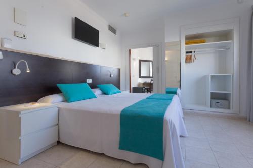 Quadruple Room - Happy Tribe del hotel Orosol. Foto 8