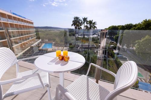 Iconic Room with Pool View del hotel Invisa Es Pla