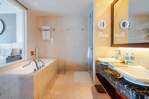 Suite Superior del hotel Pullman Haikou. Foto 1