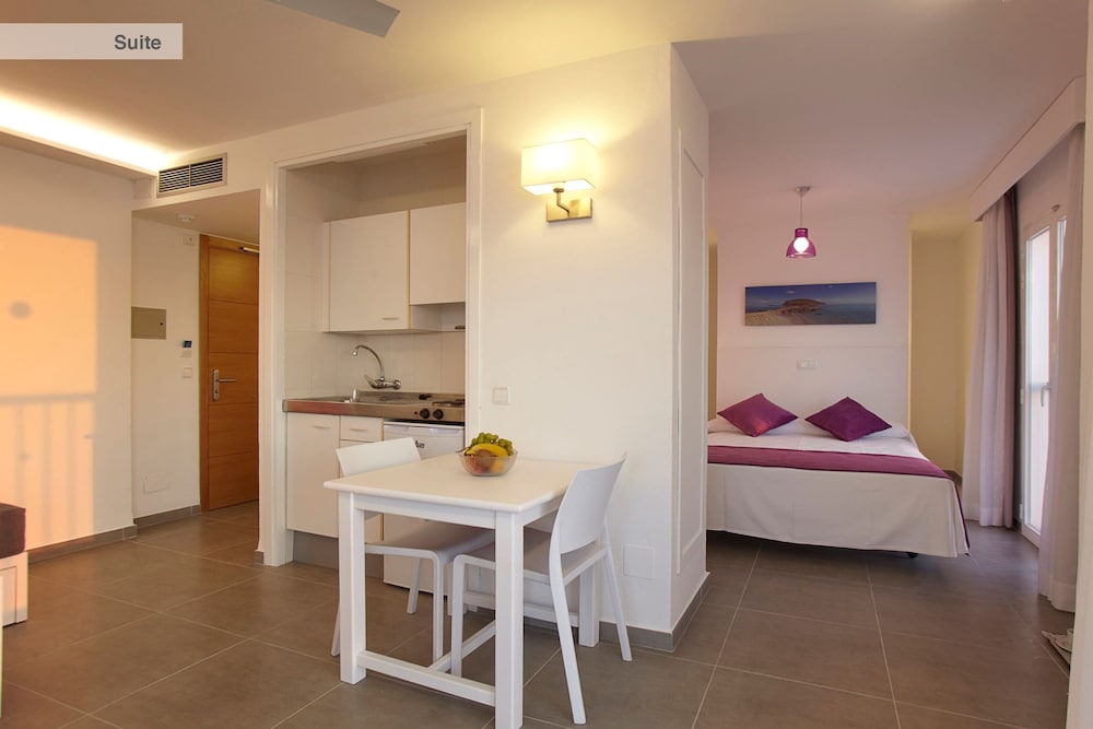 Apartamento superior, balcón, vistas al mar del hotel Nereida. Foto 4