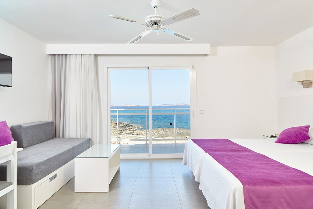 Estudio Vista Mar Balcón o Terraza Superior 1 Cama queen Sofá Cama incluido kitchenette del hotel Nereida