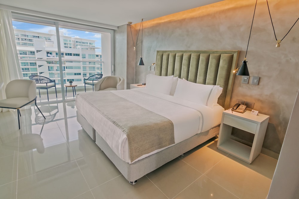 Habitación doble superior, 1 cama de matrimonio grande del hotel Sonesta Cartagena. Foto 1
