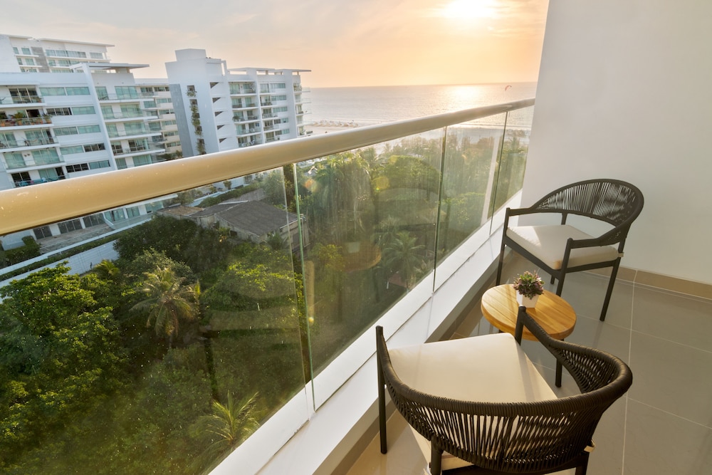 Habitación doble superior, 1 cama de matrimonio grande del hotel Sonesta Cartagena. Foto 4
