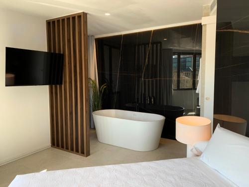Suite del hotel Condestable Iranzo. Foto 7