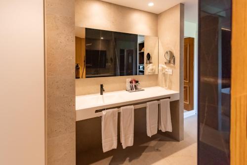 Suite Junior Deluxe del hotel Condestable Iranzo. Foto 12