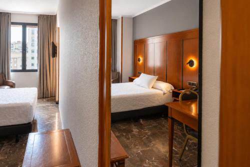 Habitación Individual Económica del hotel Condestable Iranzo. Foto 4