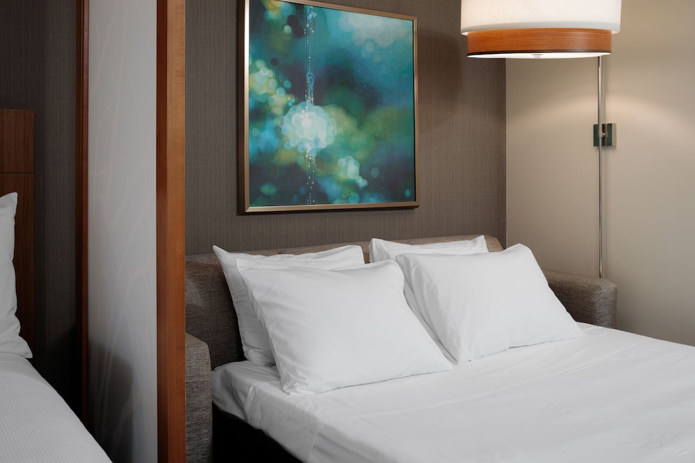 Dos camas Queen en planta alta (con sofá - cama) del hotel Hyatt Place New Orleans Convention Center. Foto 2