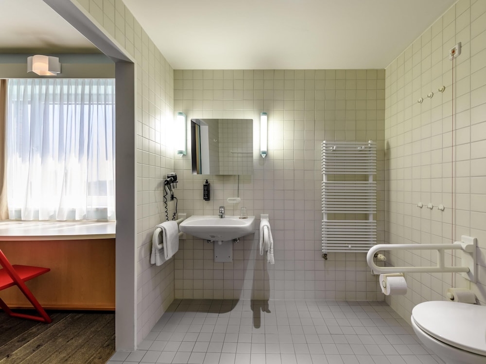 Habitación con cama individual (80x200 cm), nuevo concepto de descanso del hotel Ibis Hamburg Alsterring. Foto 4