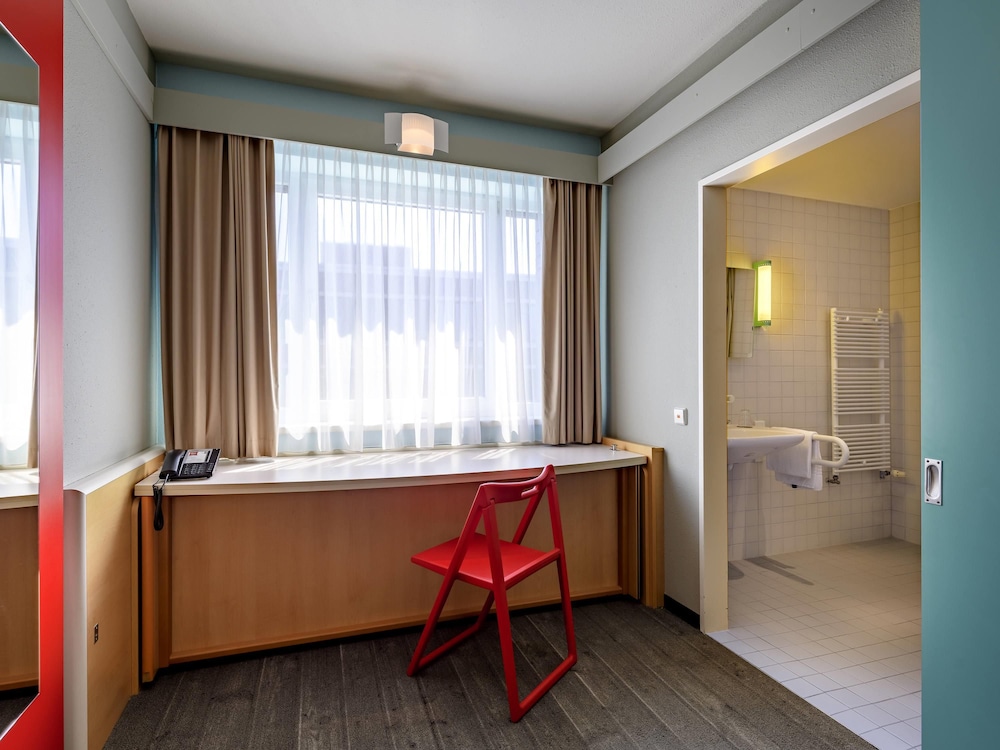 Habitación con cama individual (80x200 cm), nuevo concepto de descanso del hotel Ibis Hamburg Alsterring. Foto 6
