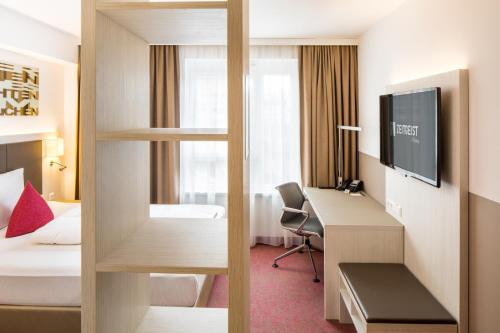 Habitación Doble Estándar del hotel Zeitgeist Vienna Hauptbahnhof. Foto 1